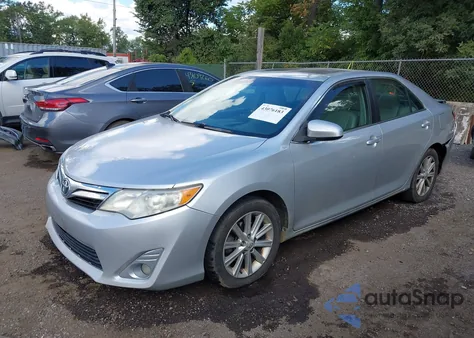 2012 Toyota Camry Xle z USA, uszkodzony, nr VIN 4T4BF1FK6CR237144